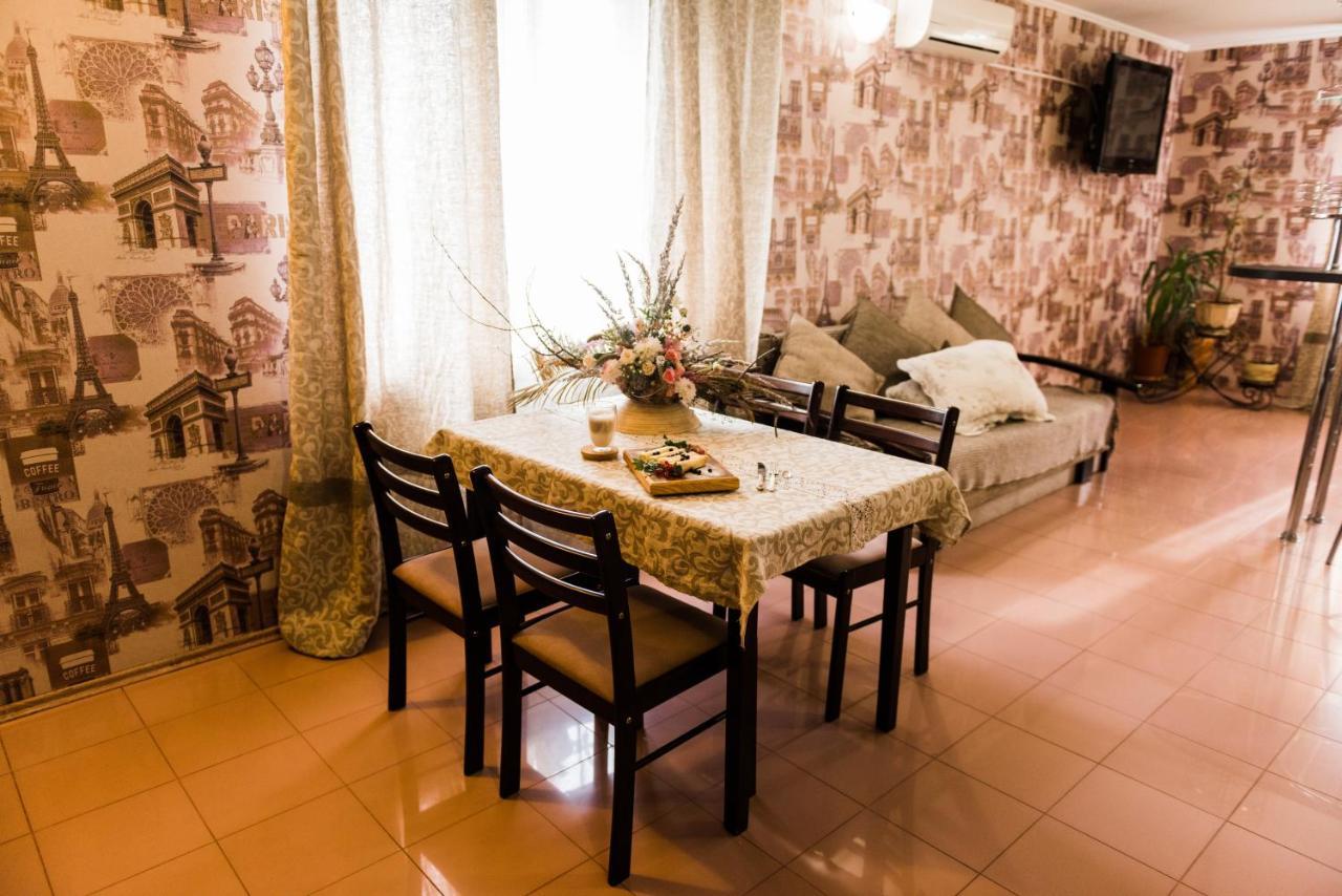 Golden Park Apartments Uman Bagian luar foto