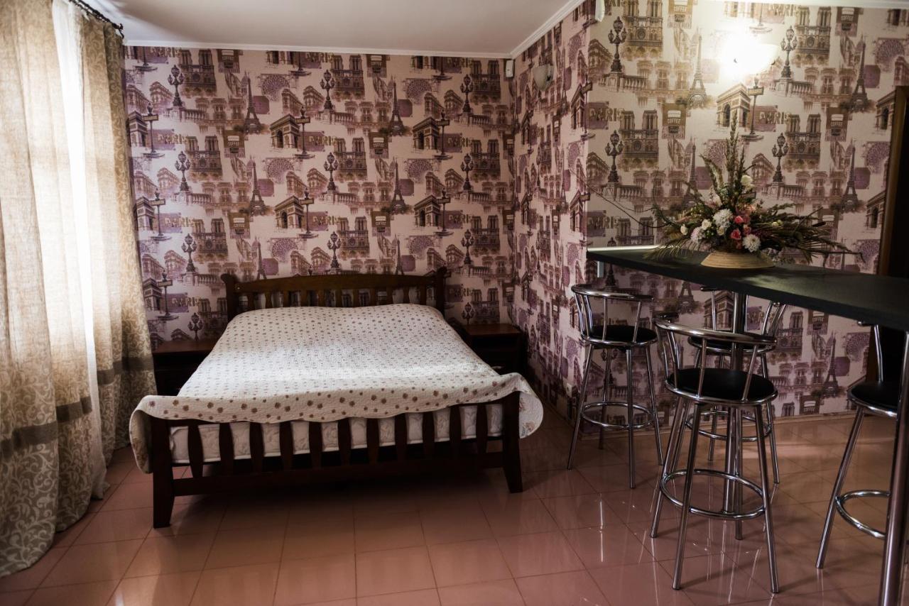Golden Park Apartments Uman Bagian luar foto
