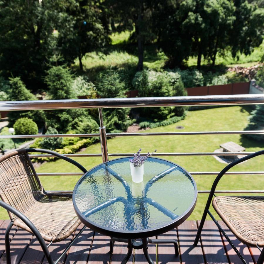 Golden Park Apartments Uman Bagian luar foto
