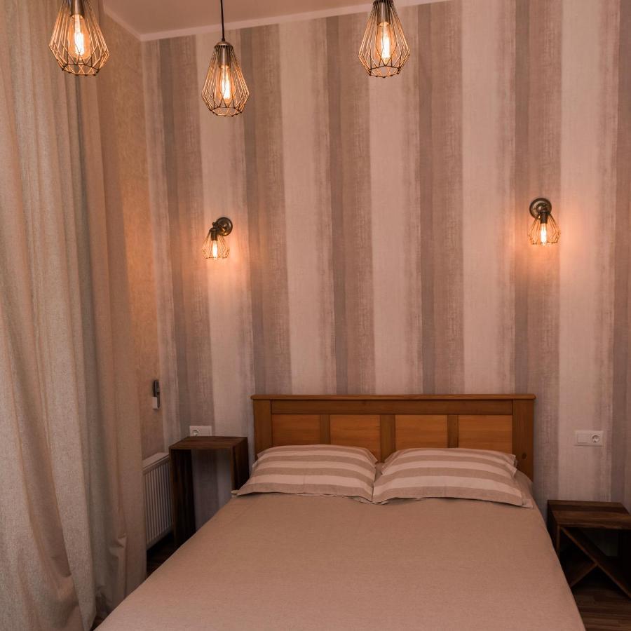 Golden Park Apartments Uman Bagian luar foto