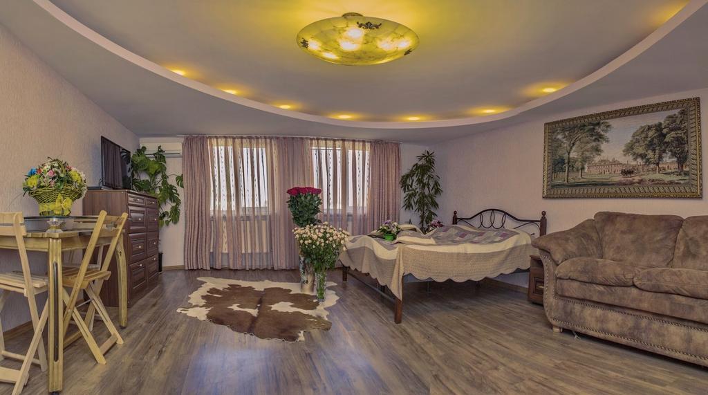 Golden Park Apartments Uman Bagian luar foto
