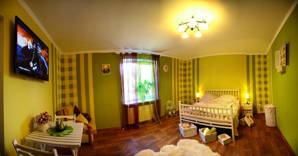Golden Park Apartments Uman Bagian luar foto