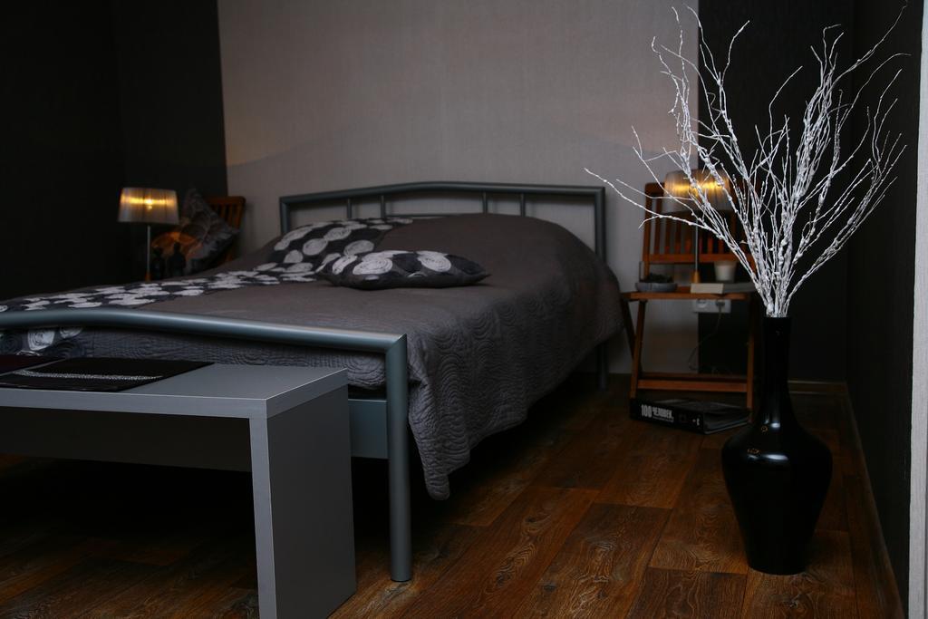 Golden Park Apartments Uman Bagian luar foto